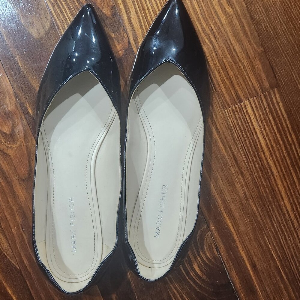 Womens shiny black flats